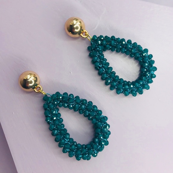 CLOSET REHAB Jewelry - Beaded Teardrop Earrings in Green